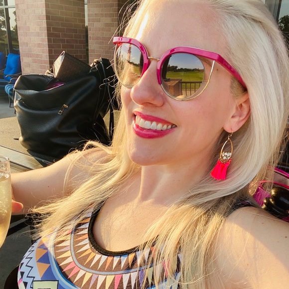 Meet your Posher, Meredith - Picture 1 of 11